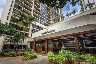 Image de 35th Fl Waikiki Banyan | Sunrise Mtn View | Ac | Parking
