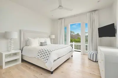 Image de Restful Villa with Balcony – Enjoy Inlet Beach’s Best Attractions