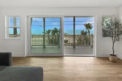 Image de Ocean Front-Balcony Views-Hot Tub-Near Legoland