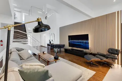 Image de Sunny 3 Bdr Penthouse Heart of Downtown Montreal