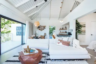 Image de Award-Winning St. Thomas Villa • Designer Interior • Unmatched Ocean View