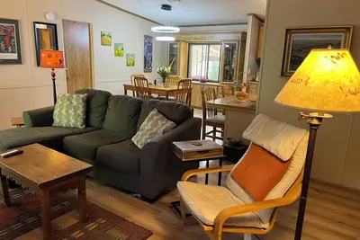 Image de Welcome to Your Artful, Tranquil Retreat in Sedona Shadows!