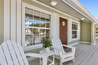 Image de Jasmine - Refreshing 2-Bed/1. 5-Bath Captiva Cottage Duplex, 2 Min Walk to Beach!