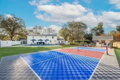 Image de Private pool, pickleball court, game room & sunroom — near Greenville