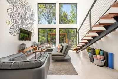 Image de Casa Teca in Surfside w/ Pool near Beach