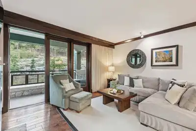 Image de Three-Bedroom · 3. 5 Bath · Slope View · Sleeps 8