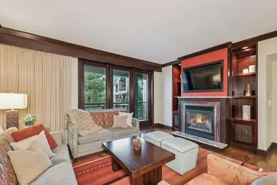 Image de Three-Bedroom · 3. 5 Bath · Valley View · Sleeps 8