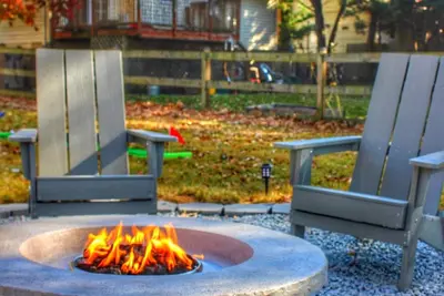 Image de Cozy Winter Annapolis Escape, Near Downtown, Firepit + Bar, Sleeps 12, Parking