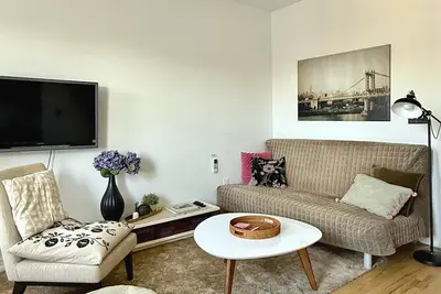 Image de Brooklyn 2br Townhouse Apt, 2 Blocks to Subway