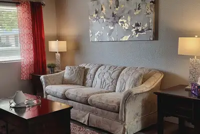 Image de Urban Oasis on Robson: Fabulous unit with washer & dryer and Ac in vibrant Mesa