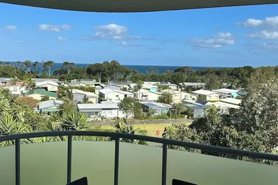 Image de Spacious 3-Bedroom Ocean View Apartment with Balcony