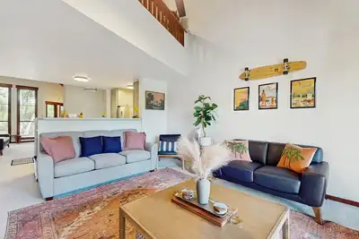 Image de Spacious, family friendly Waikomo Streams condo with pool - walk to Baby Beach