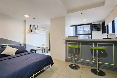 Image de Ortigas Studio Condo / Netflix + Pool + Gym + Kitchen / Sleeps 2 people
