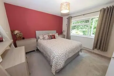 Image de Haywards Heath 2br House w/ Parking – Ideal Stay