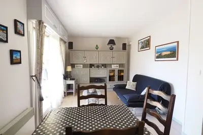 Image de T2 Rez-de-Jardin Proche Plage à Arcachon avec Parking