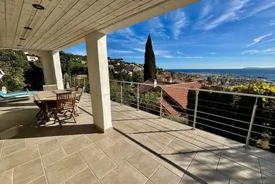 Image de Superbe Villa vue mer, climatisée, proche plage, parking, animaux acceptés