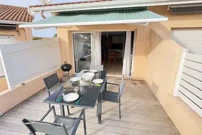 Image de Maison rénovée 2023 à 2 pas de l'océan avec terrasse et Wifi