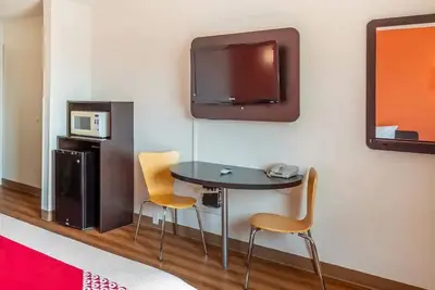 Image de Two Queen Beds for Extended Stays: Value, Comfort, and Free WiFi