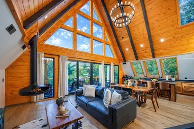 Image de New Modern Smokies AFrame - Hot Tub + Fire Pit + Resort Pool