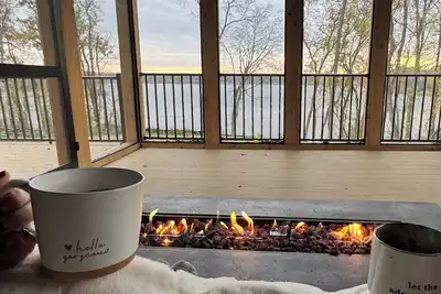 Image de Amazing 6-bedroom Lakefront Home in Cassopolis, Mi