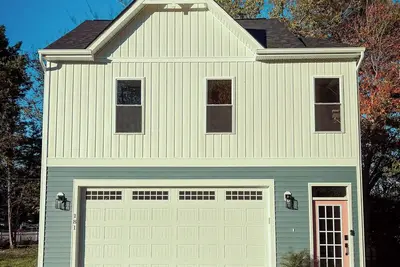 Image de The Hall Pass, a cozy retreat for quaint coastal getaway