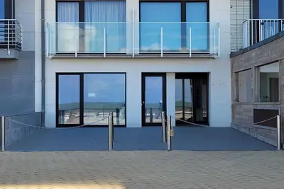 Image de Appartement en bord de mer avec terrasse sur
