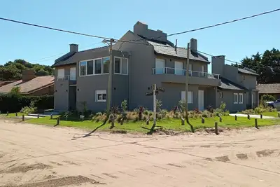 Image de Camogli House, Pinamar Argentina, 1 block from the sea