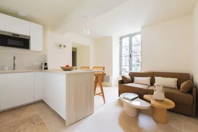 Image de 2 pièces d'architecte face aux Thermes