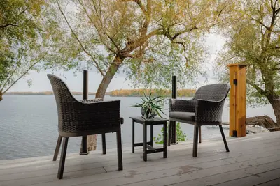 Image de Cozy, Waterfront, Dock, Fire pit, boat launch, gourmet kitchen, Bbq, fruit trees