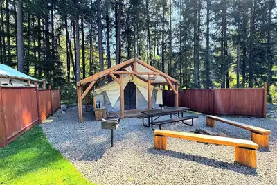 Image de Umpqua National Forest Family Glamping Tent Homesteader - Near Crater Lake & Umpqua Hot Springs