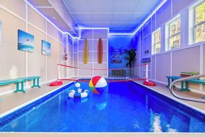 Image de Amazing Luxury New 8bdrm Cabin-Pool-Arcades-Gazebo