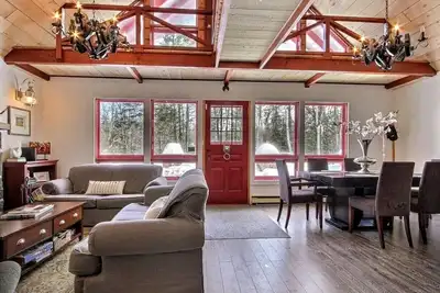 Image de Chalet Suisse Bixley | Cocon 1h Montréal |  Escapade ou télétravail dans le bois