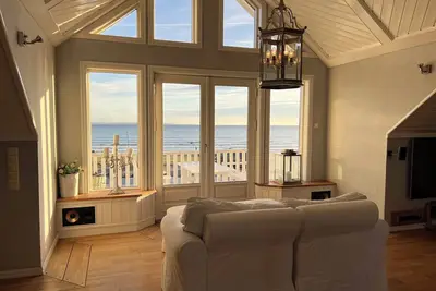 Image de First-Row Beachfront Villa with Stunning Views - Sleeps 15 people