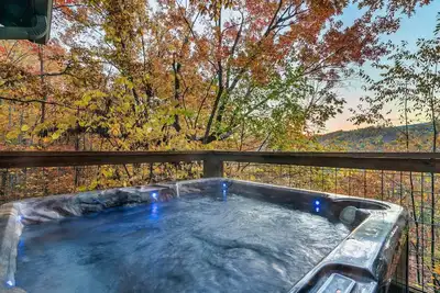 Image de FreeDollywoodTix+Pool+Secluded+Modern+HotTub