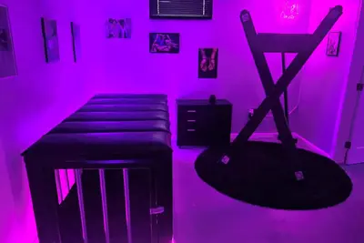 Image de Elysium Dungeon: A Luxurious Kinky Adult Hideaway for Your Hedonistic Fantasies