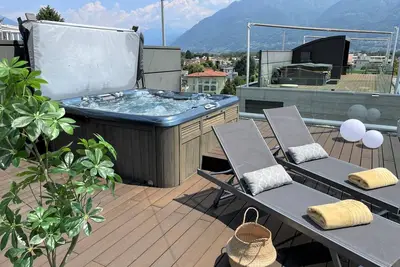 Image de Air-conditioned attic apartment with large private terrace and whirlpool