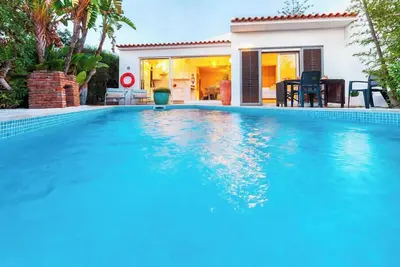 Image de Modern Open-Plan Villa with Private Pool