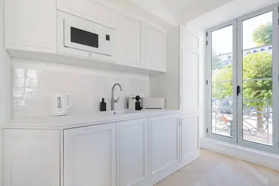 Image de 2 pièces d'architecte face aux Thermes