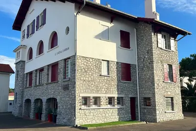 Image de T2 proche plage - Les pieds dans le sable