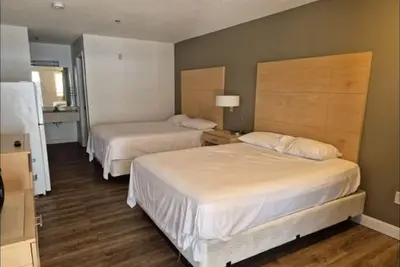 Image de Homey Room w/ Queen Bed Close to Top Historical & Amusement Sites