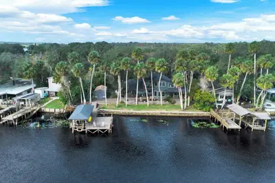 Image de The Lodge on the St. John’s River 5 bdrm/3 bth home