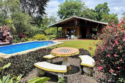 Image de 3-bedroom villa with pool 20mins from La Fortuna
