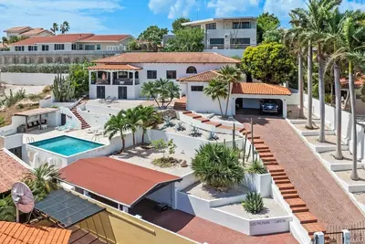 Villa Les Palmiers, Jan Sofat