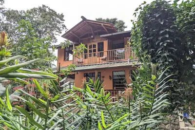 Image de Lush 5-bdr riverside house in Mindo cloud forest- short walk to charming town