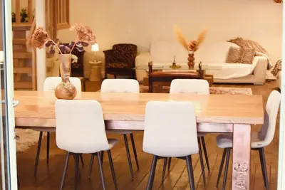 Image de Villa luxueus avec parking /espace de jeux extérieurs / piscine /6 suites