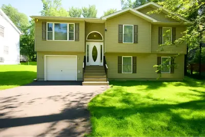 Image de The Home That Gives Your Group Room to Breathe