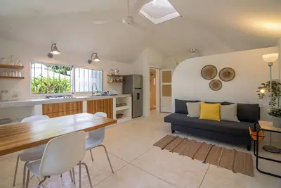 Image de Private house • 30m Playa Bonita • Power included