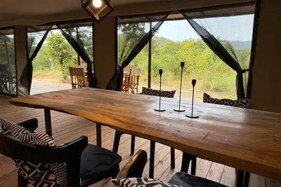 Image de Wanyamapori is a family-run safari lodge on a 395-acre wildlife corridor.