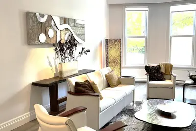 Image de Stylish Heritage Stay in Downtown Halifax