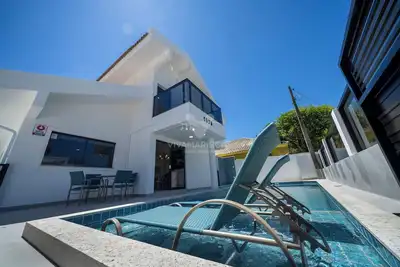 Image de Casa Cristal, 6 suites, sleeps 22, with heated pool, 100m from the sea.